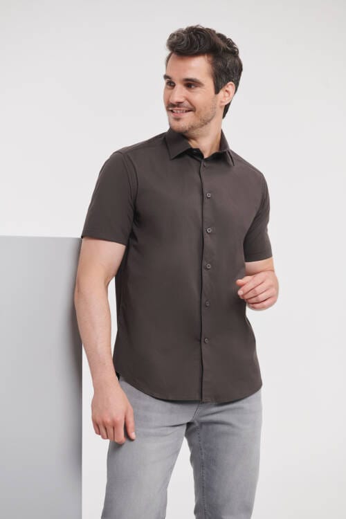 RUSSELL Mens Short Sleeve Fitted Stretch Shirt Mens Short Sleeve Fitted Stretch Shirt – 2XL, Chocolate-CQ
